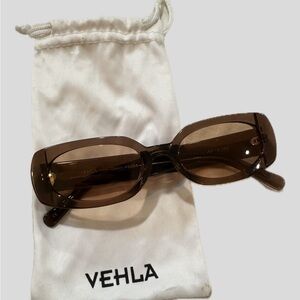 VEHLA Brown Rectangular Sunglasses